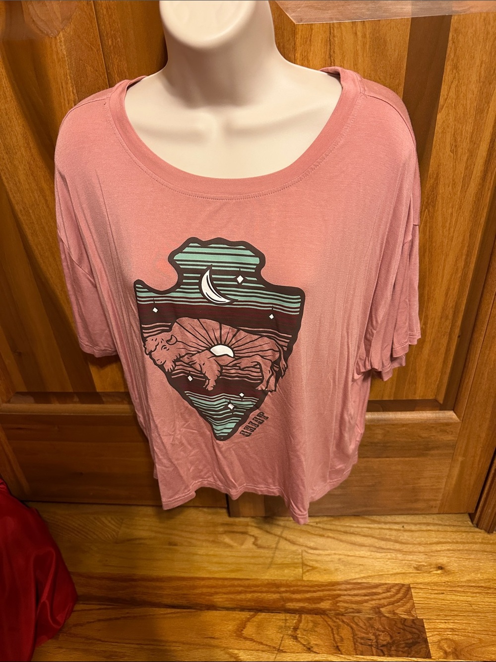 Ariat Dusty Rose Scoop Neck Graphic Tee